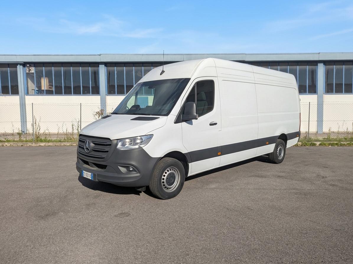 Noleggio Mercedes-Benz Sprinter Extralungo a Rieti — MOS Noleggio